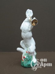 Скульптура "Заяц трубач"
